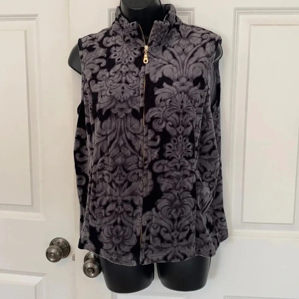 Charter Club Velour Demask zip up vest size medium black gray